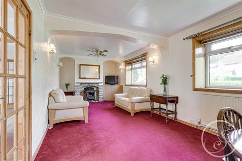 52 Brookside, Collingham, Wetherby, LS22 5AN
