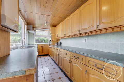 52 Brookside, Collingham, Wetherby, LS22 5AN