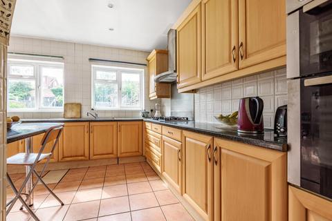 11 Chanctonbury Way, London, N12 7JB