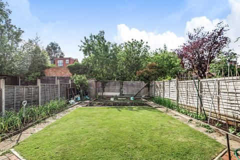 11 Chanctonbury Way, London, N12 7JB