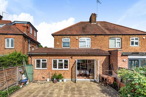 11 Chanctonbury Way, London, N12 7JB
