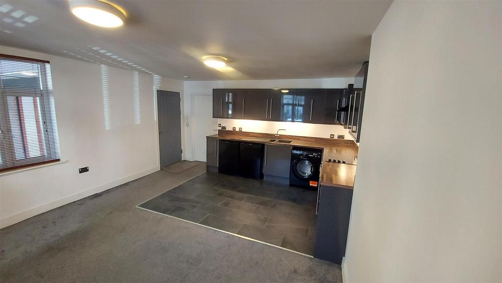 Lounge Kitchen