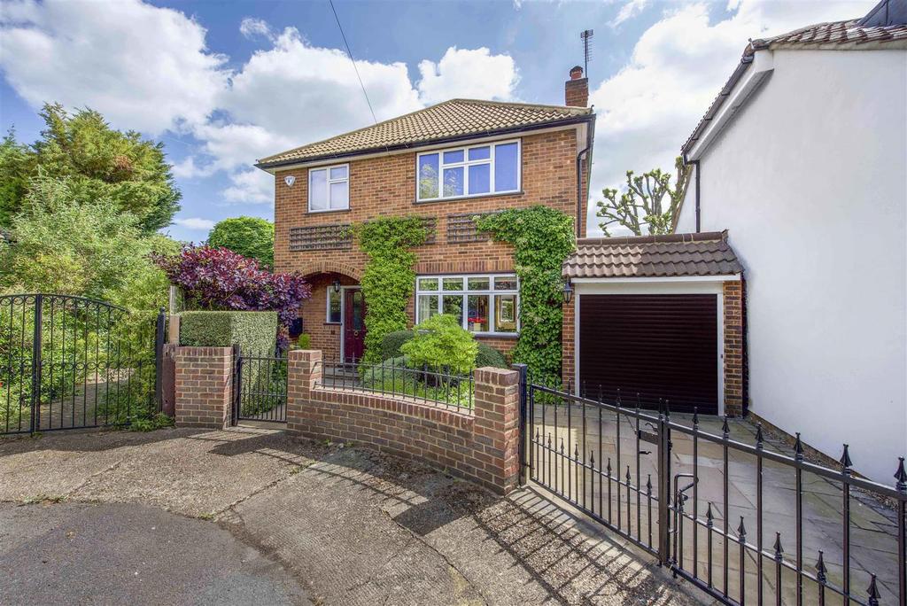 Kent Drive, Teddington 3 bed detached house £1,150,000