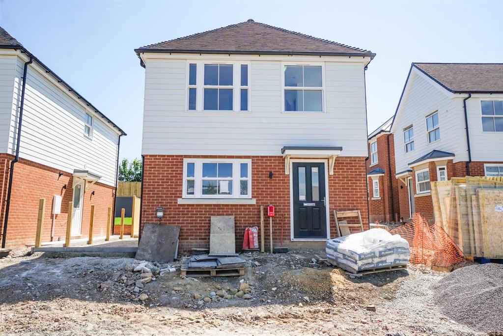 Charles Road West, St. LeonardsOnSea 3 bed detached house £460,000