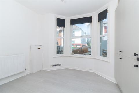 43 Cobden Road, Worthing, BN11 4BD