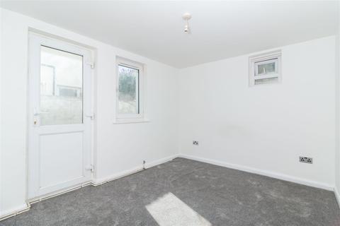 43 Cobden Road, Worthing, BN11 4BD