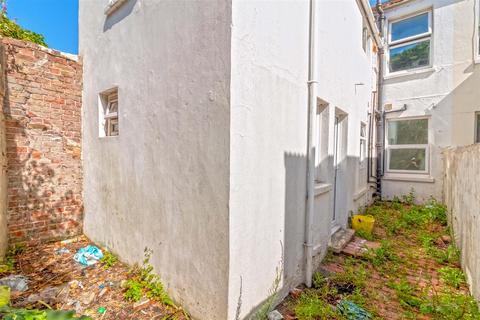 43 Cobden Road, Worthing, BN11 4BD