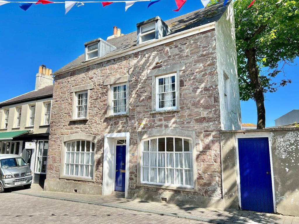 Victoria Street, Alderney 3 bed townhouse - £299,000