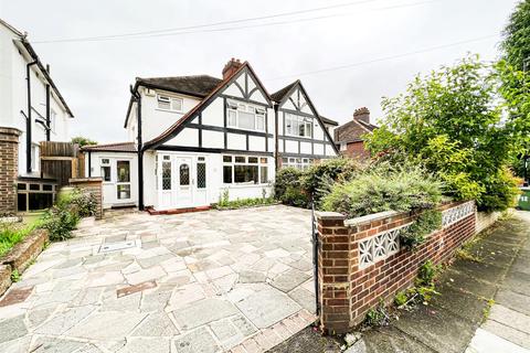 14 Watermead Road, London, SE6 3DQ