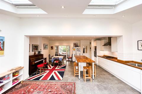 14 Watermead Road, London, SE6 3DQ
