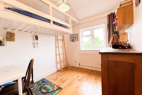 14 Watermead Road, London, SE6 3DQ