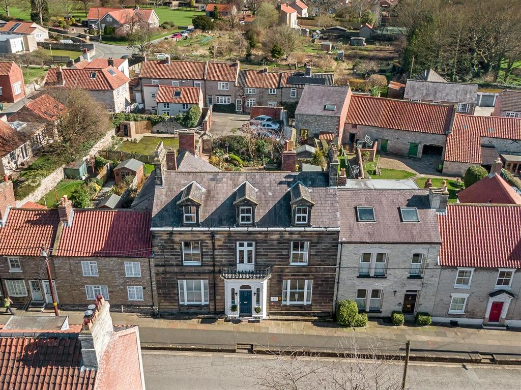 17 Burgate, Pickering, North... 8 bed terraced house £750,000