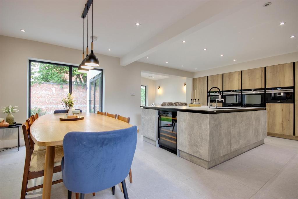 High Street, North Ferriby 4 bed detached house £595,000