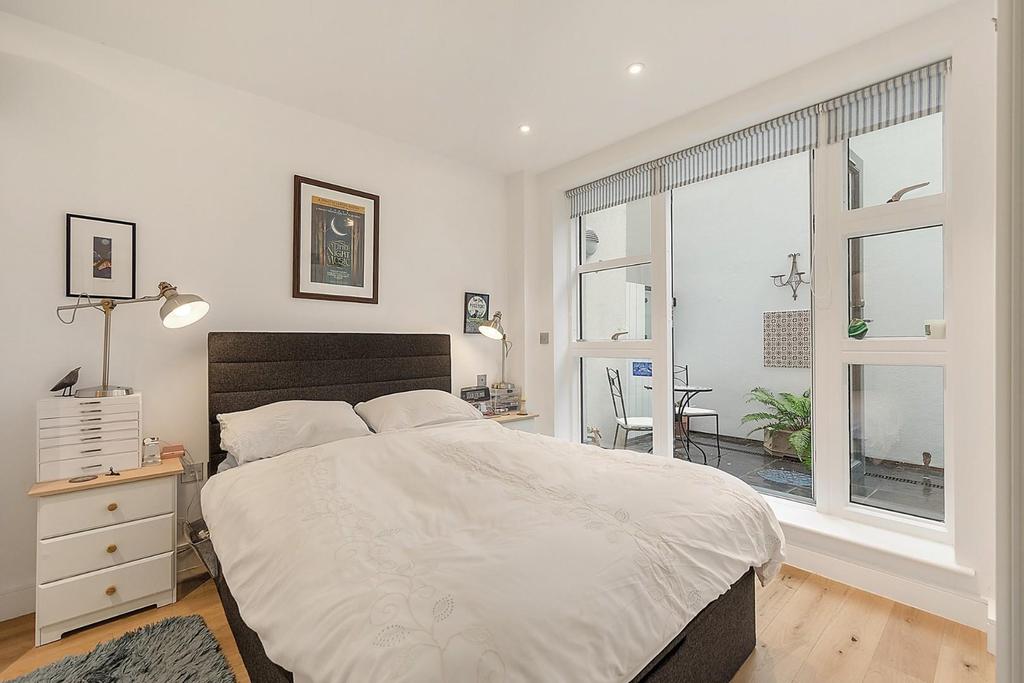 Bedroom (2).jpg