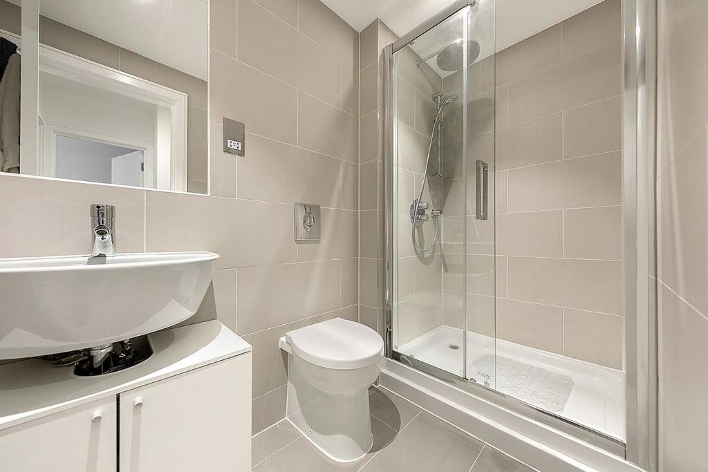 Bathroom (2).jpg