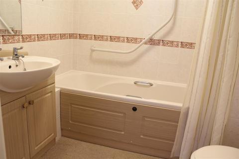 1 bedroom flat for sale, Ingle Court, Market Weighton, York