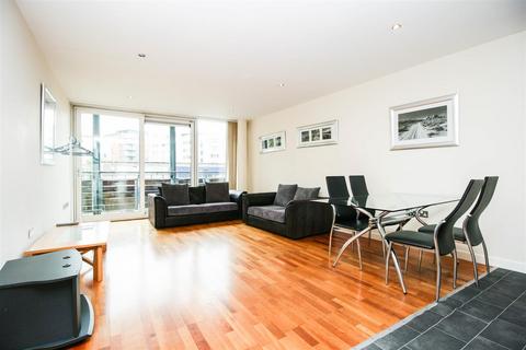 3 bedroom apartment to rent, Glasshouse, 3 Canal Square