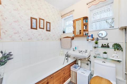 63 Lambert Avenue, Richmond, TW9 4QT