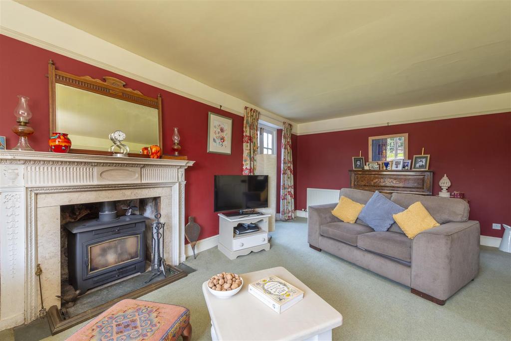 Holywell, Dorchester 4 bed detached house £725,000