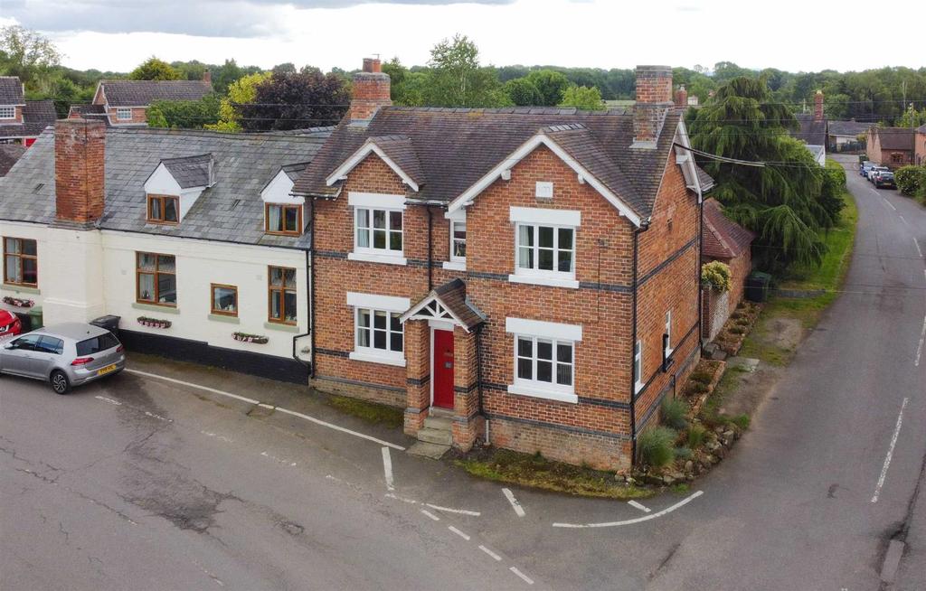 Stanton Upon Hine Heath, Shrewsbury 2 bed detached house £325,000