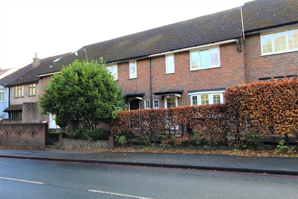 Pound Street, Carshalton 2 bed terraced house £1,450 pcm (£335 pw)