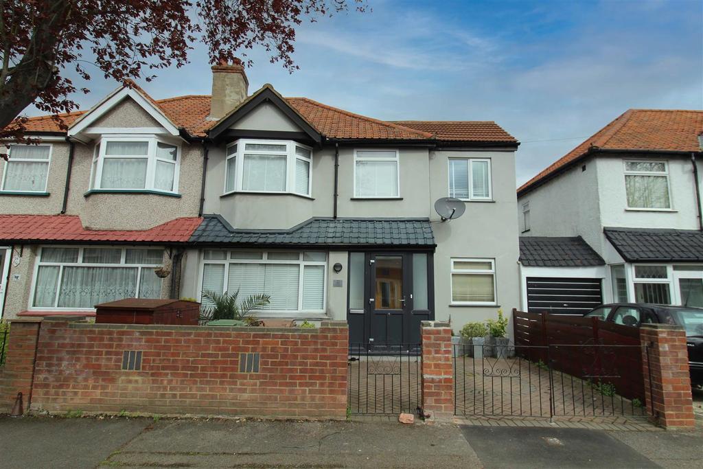 Poulton Avenue, Sutton 4 bed semidetached house £2,250 pcm (£519 pw)