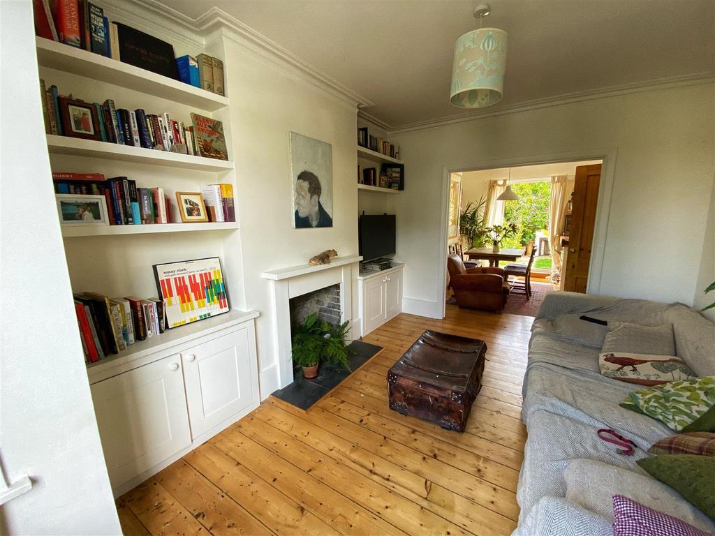 Pavilion Road, Worthing, BN14 3 bed end of terrace house £1,475 pcm