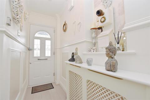 1 Berkeley Close, Abbots Langley, WD5 0XA
