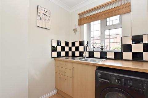 1 Berkeley Close, Abbots Langley, WD5 0XA