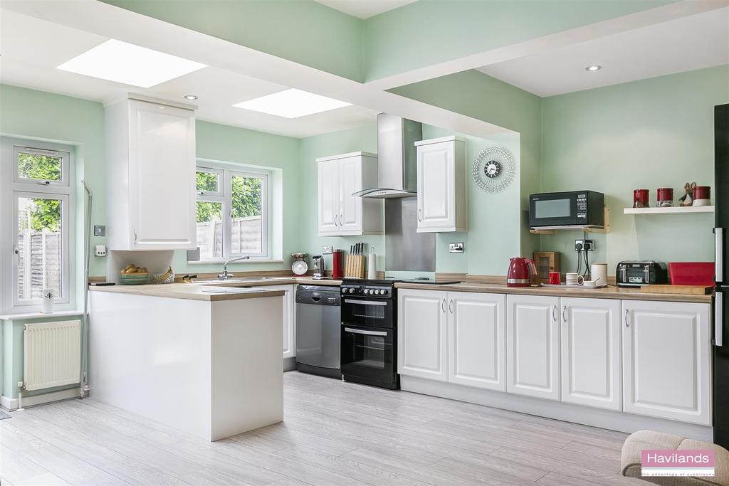 Melbourne Way, Enfield EN1 3 bed terraced house £585,000