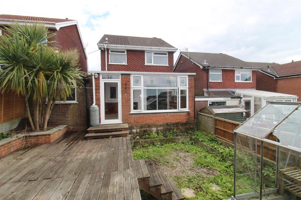 Snowdon Drive, Horwich, Bolton 3 bed link detached house for sale £
