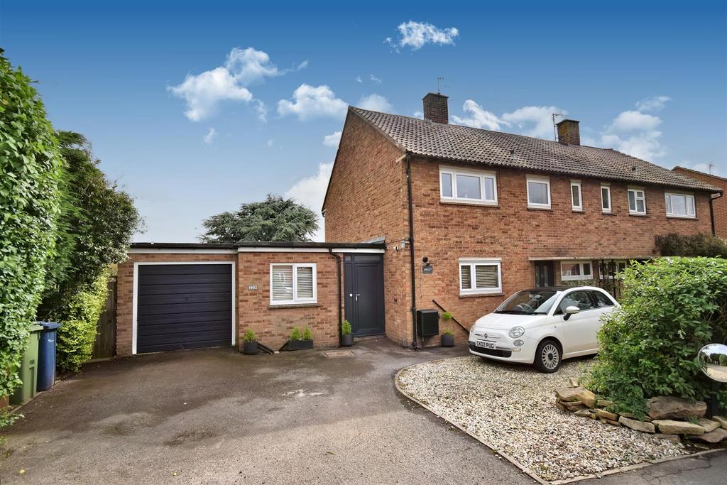 Longford Lane, Gloucester 3 bed semidetached house £375,000