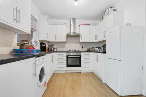 3 bedroom end of terrace house for sale - Marine Drive, London