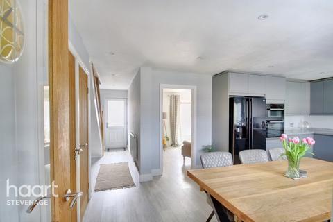 49 Brixham Close, Stevenage, SG1 2RZ