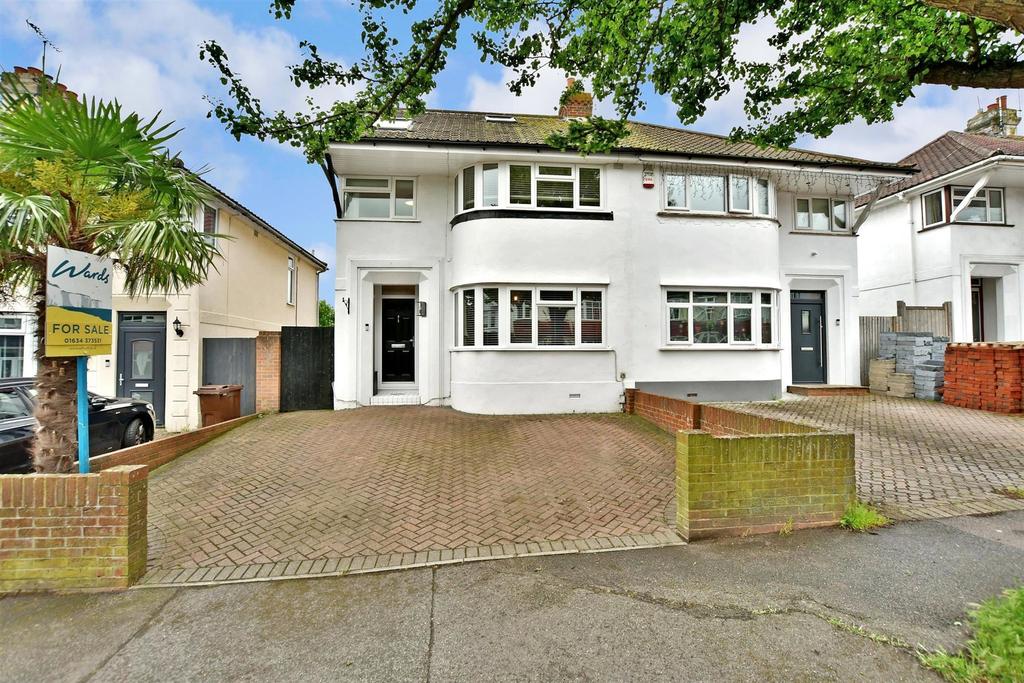 Hawthorne Avenue, Rainham, Gillingham, Kent 4 bed semidetached house £475,000