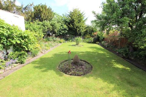 13 Woodcock Dell Avenue, Harrow, HA3 0PW