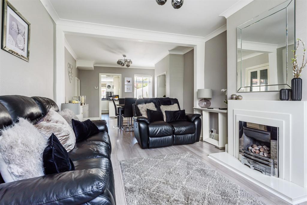 Church Road, Selsey, PO20 3 bed terraced house £330,000