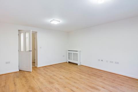 4 bedroom terraced house to rent, Divot Way, Limes Park, Basingstoke, RG24
