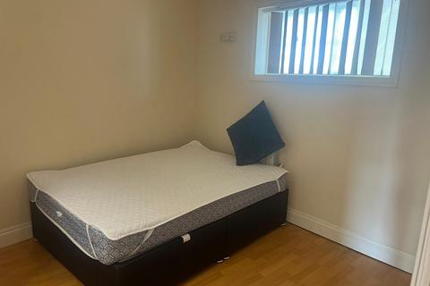 2 bedroom flat to rent, Leeds House Gardens, - George Street, Luton