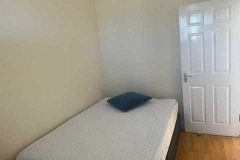 2 bedroom flat to rent, Leeds House Gardens, - George Street, Luton