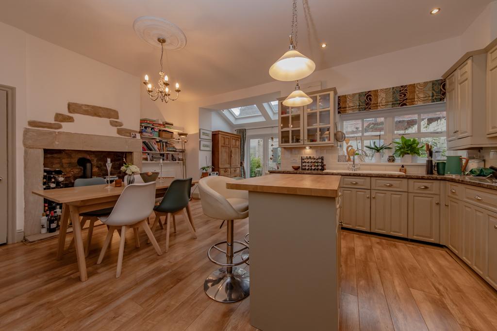 Burswell Avenue, Hexham NE46 3 bed terraced house £1,150 pcm (£265 pw)