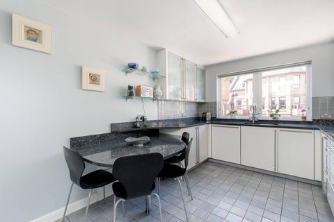 40 Beechmount Park, Edinburgh, EH12 5YT