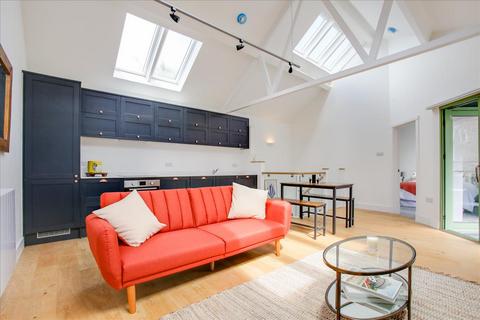 3 Locarno Road, London, W3 6RG