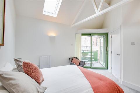 3 Locarno Road, London, W3 6RG