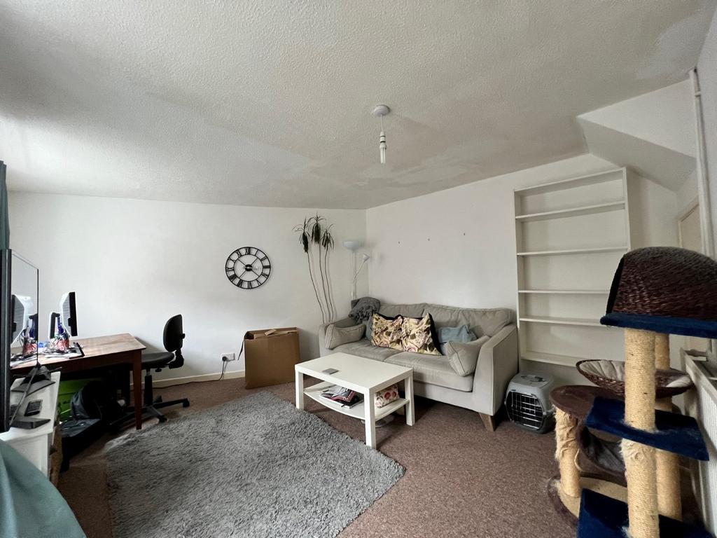 Seavale Mews, Seavale Road, Clevedon... 2 bed cottage £925 pcm (£213 pw)
