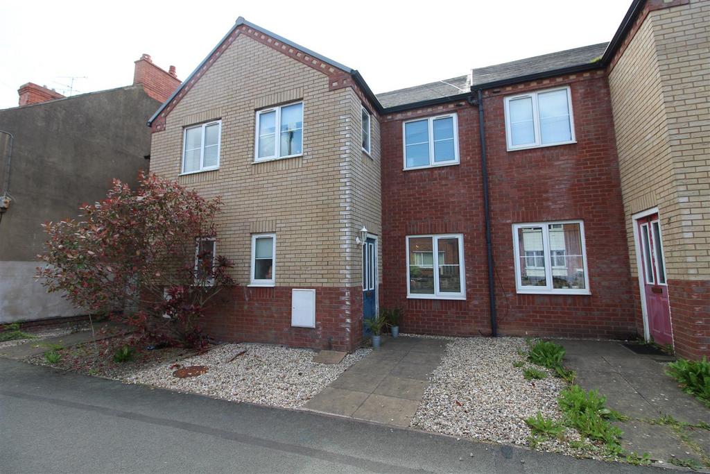 High Street, Rhostyllen, Wrexham 3 bed terraced house for sale £160,000