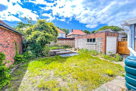 2 bedroom bungalow for sale, Merrivale Avenue, Bournemouth, BH6