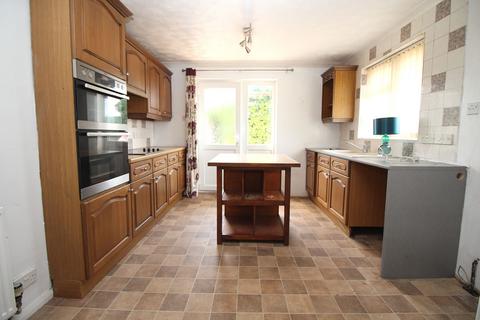 3 bedroom bungalow for sale, Leys Drive, Little Clacton, Clacton-on-Sea