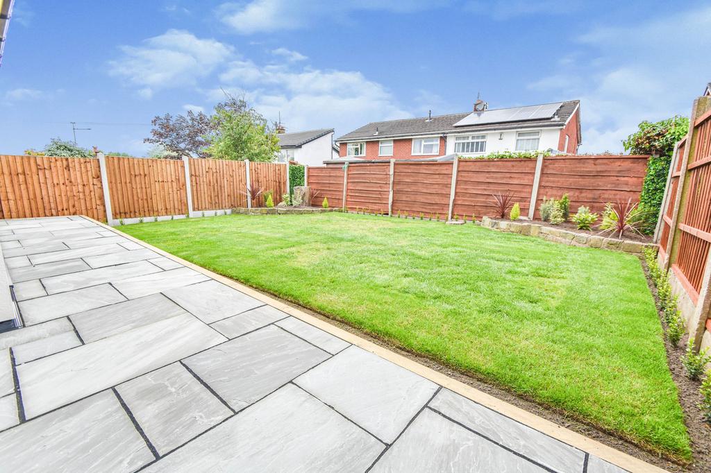 Hillsborough Drive, Bury, BL9 4 bed detached house £450,000