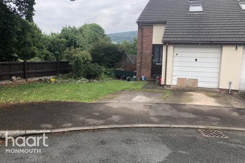 9 Castle Close, Monmouth, NP25 5UG